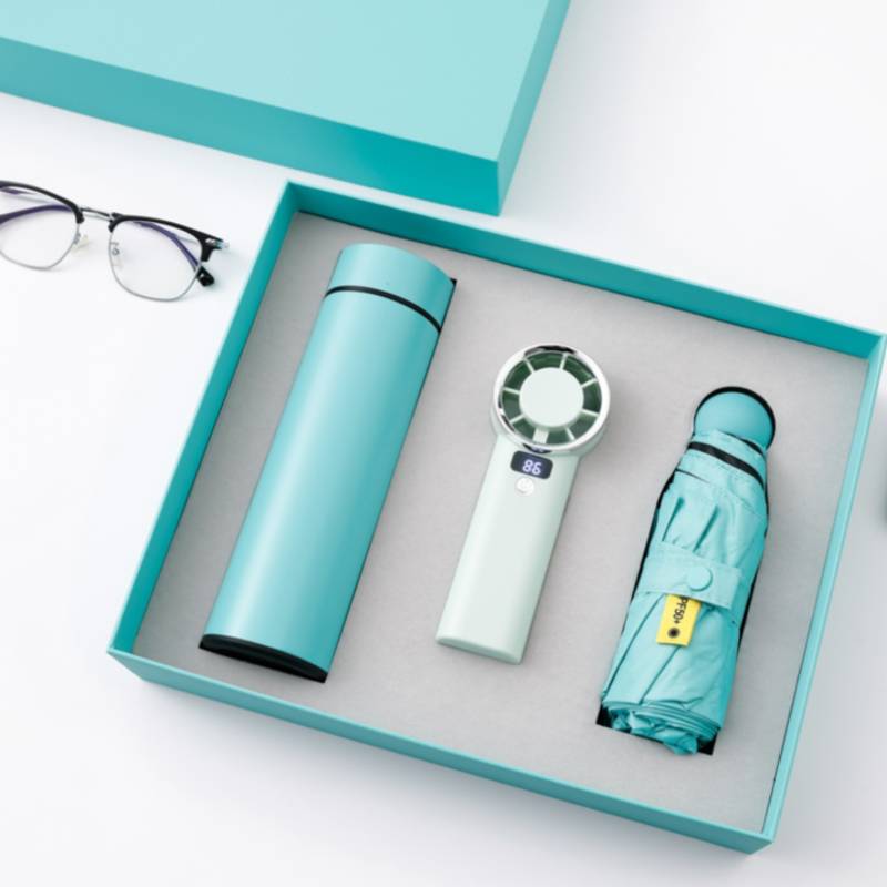 custom branded corporate gift set with umbrella fan bottle