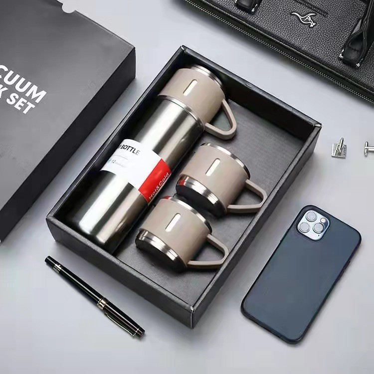 Reusable thermos flask with premium packaging