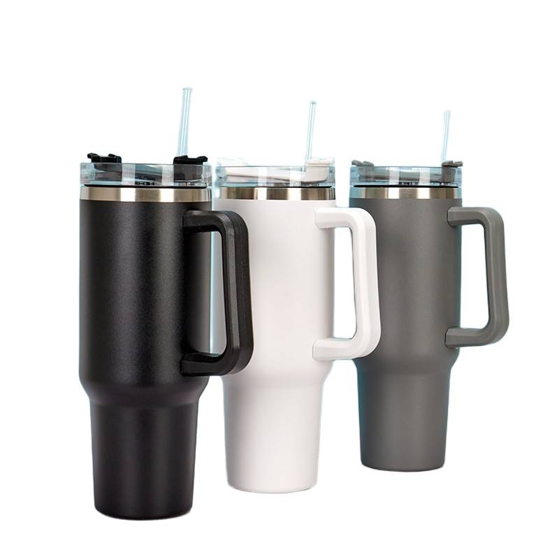 Personalised thermal mug with straw and custom logo