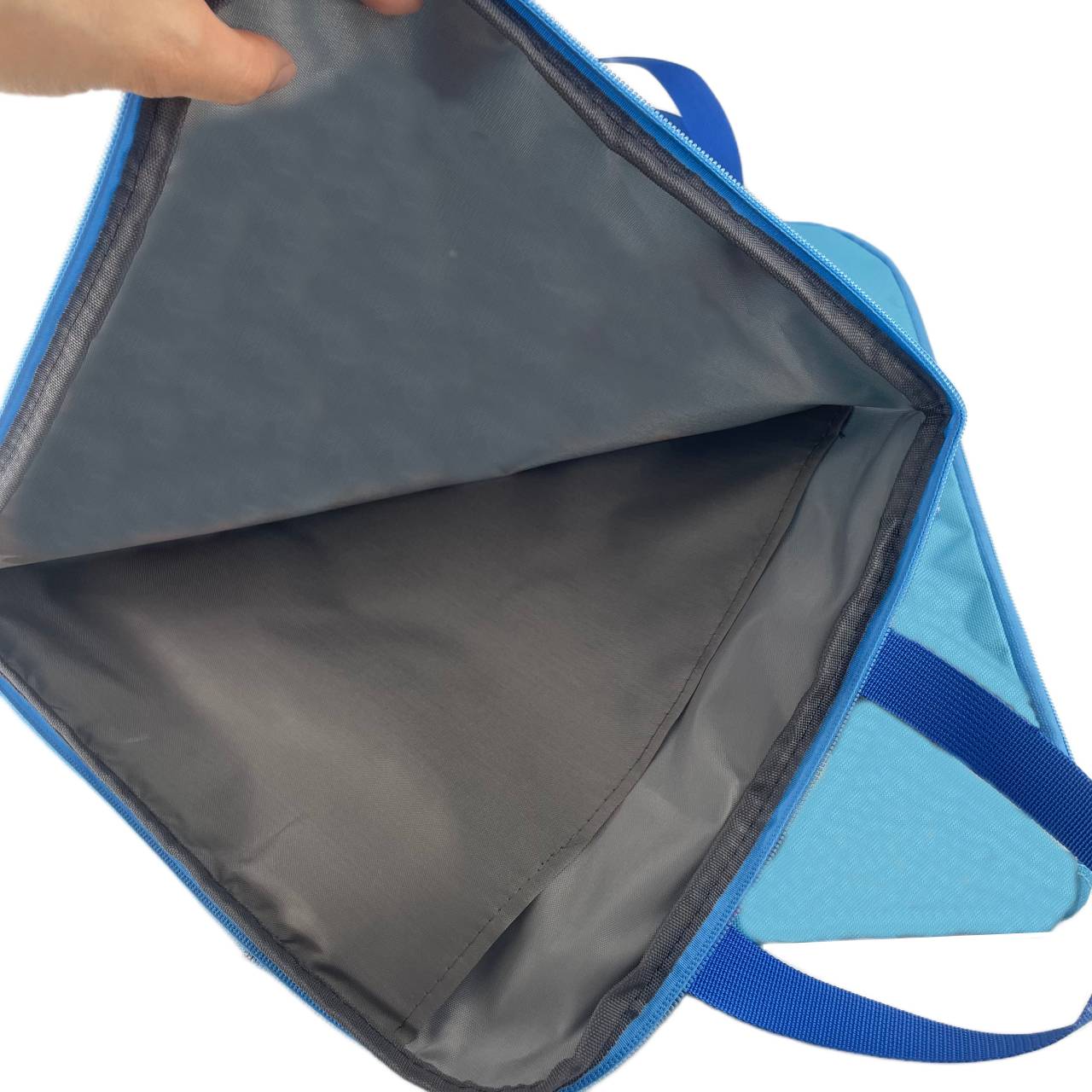 polyester bag with reinforced handles and smooth zipper