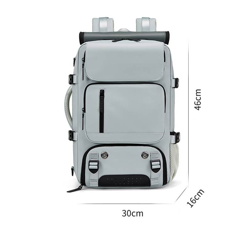 Travel backpack with smooth zipper closure