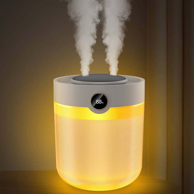 Compact air humidifier for bedroom and office