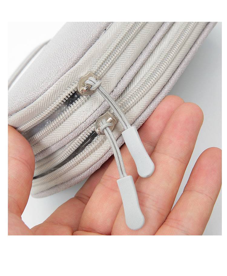 Cable organizer bag with smooth zipper