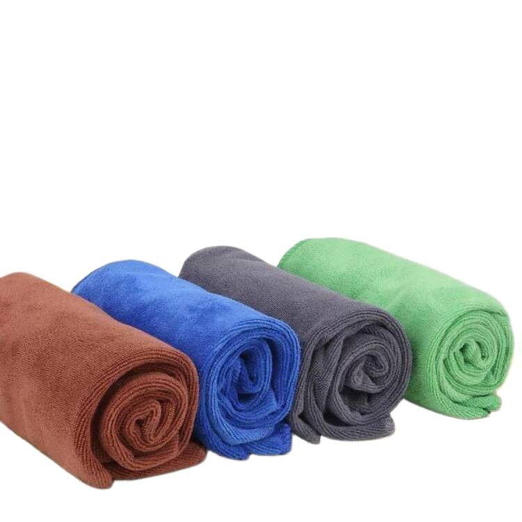 Durable microfibre towel for sports and travel
