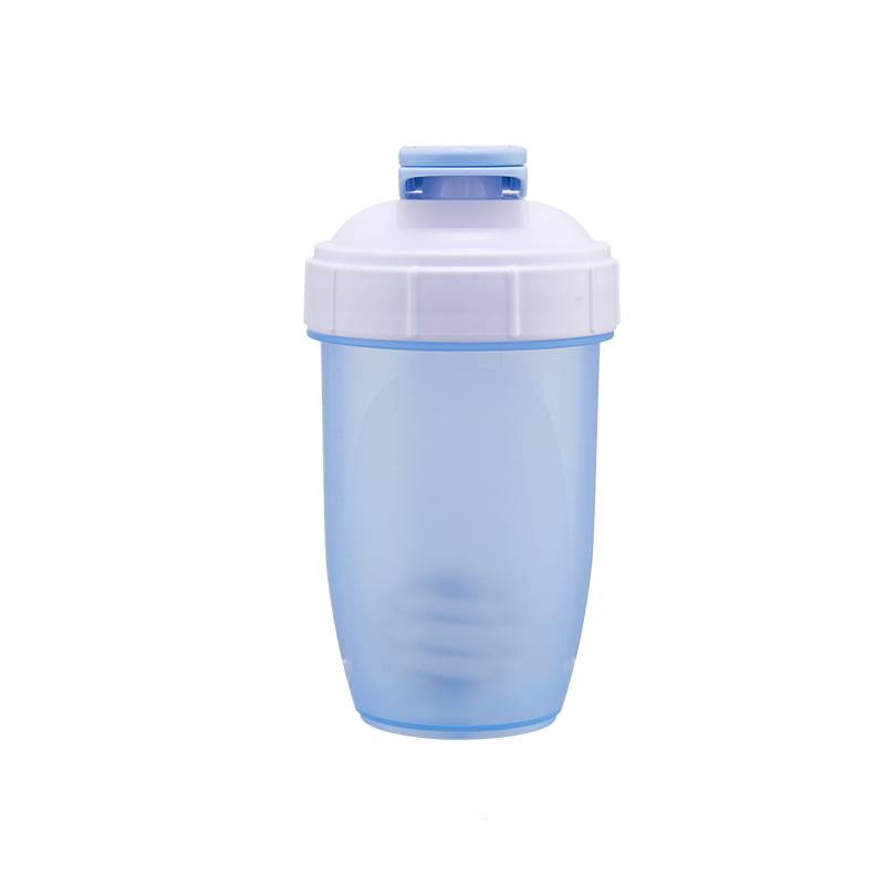 reusable shaker bottle for protein and supplement mixing