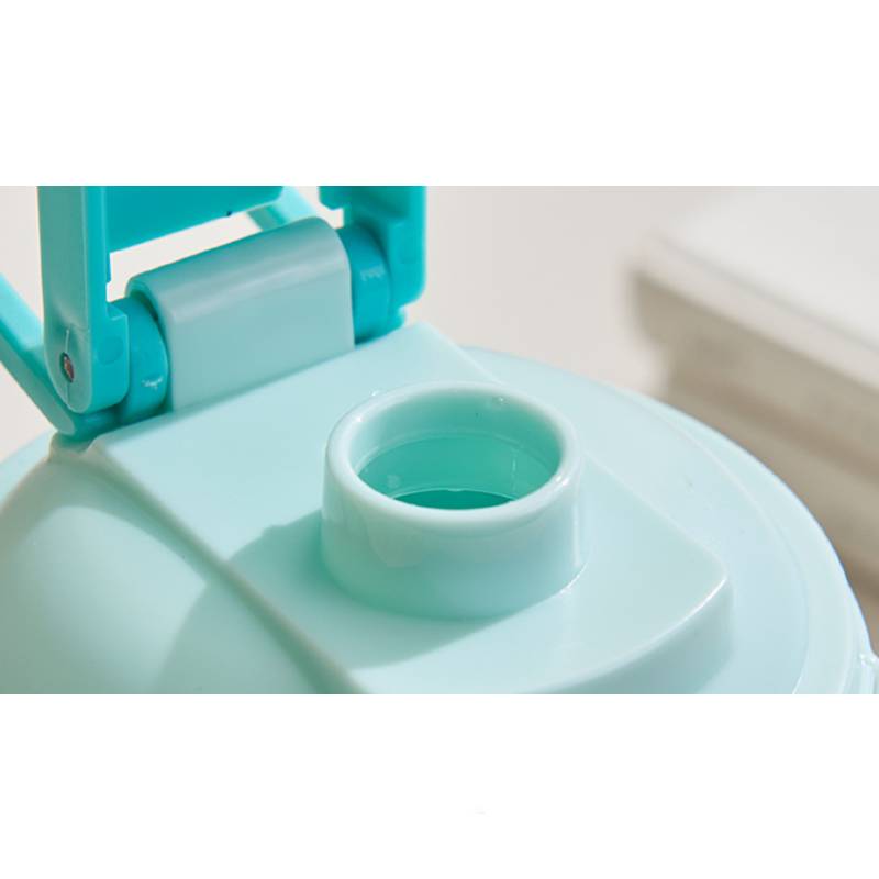 shaker bottle drinking spout design for easy use