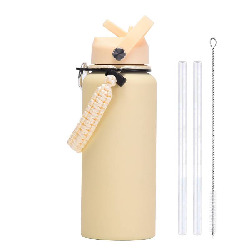 Double-Wall Insulated Design Insulated stainless steel water bottle