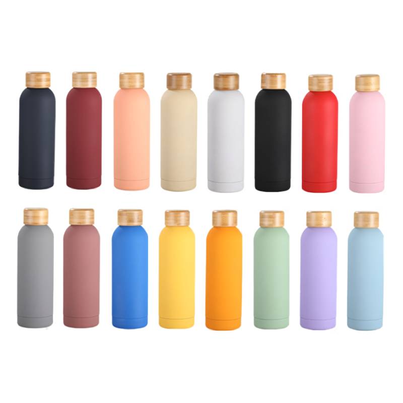 Long-Lasting Hot and Cold Retention Insulated stainless steel water bottle